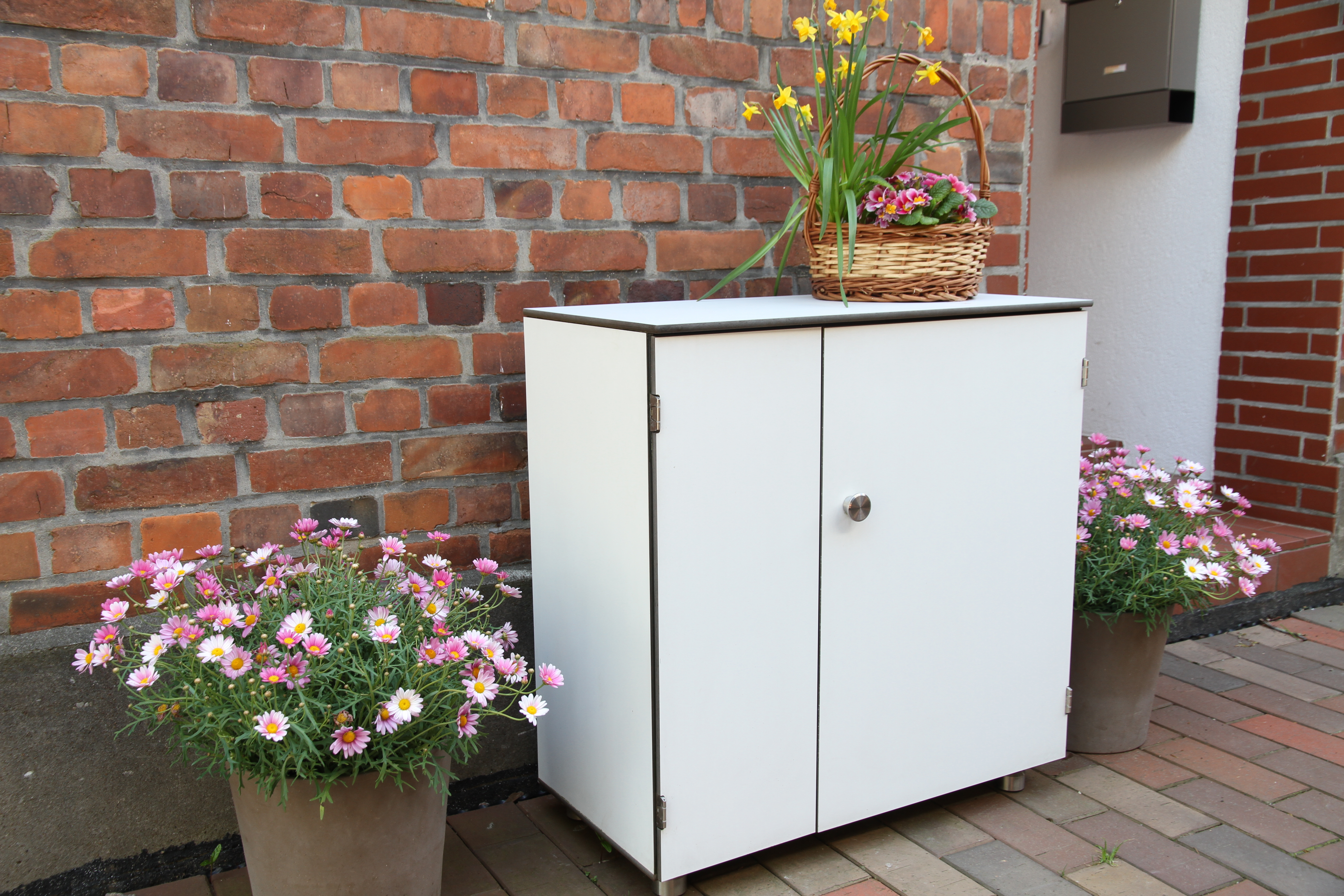 Design-Paketschrank